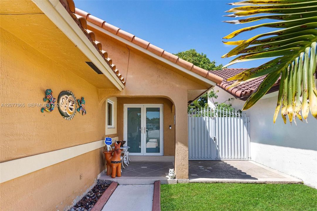 En Venta: $649,999 (4 camas, 2 baños, 1735 Pies cuadrados)