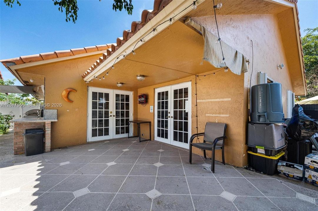 En Venta: $649,999 (4 camas, 2 baños, 1735 Pies cuadrados)