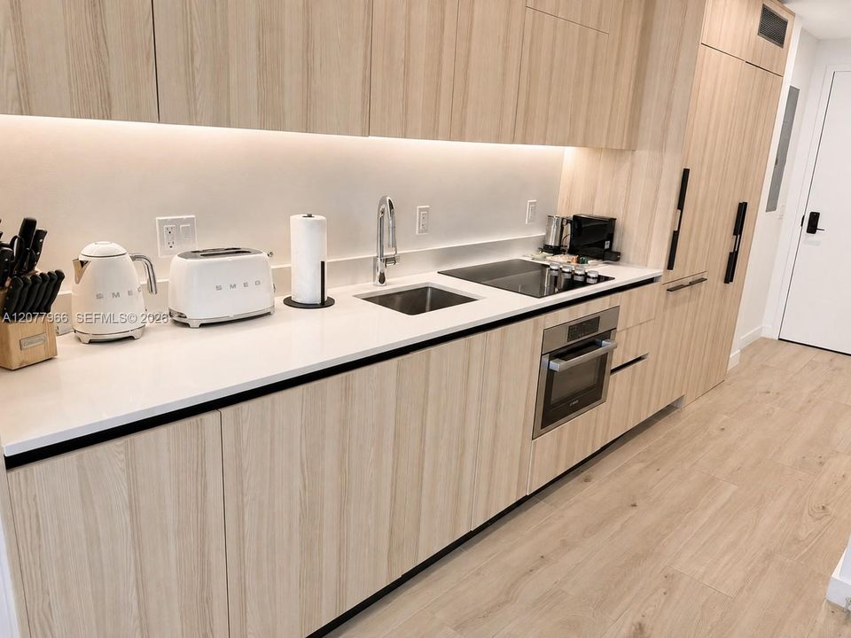 En Venta: $569,000 (1 camas, 1 baños, 527 Pies cuadrados)