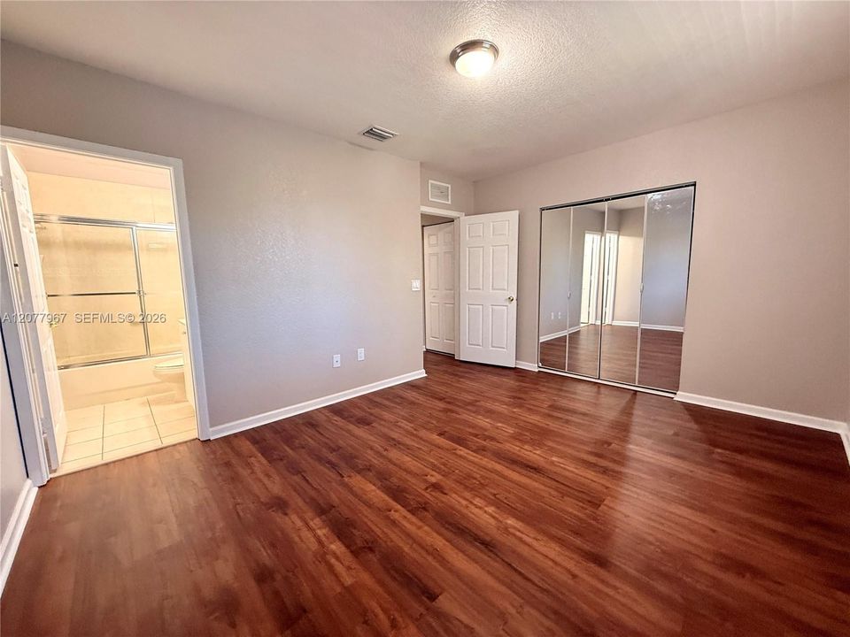 For Rent: $2,900 (3 beds, 2 baths, 1306 Square Feet)