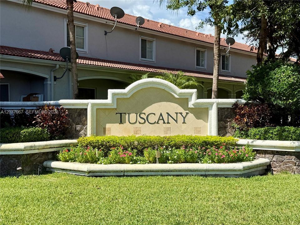 For Rent: $2,900 (3 beds, 2 baths, 1306 Square Feet)