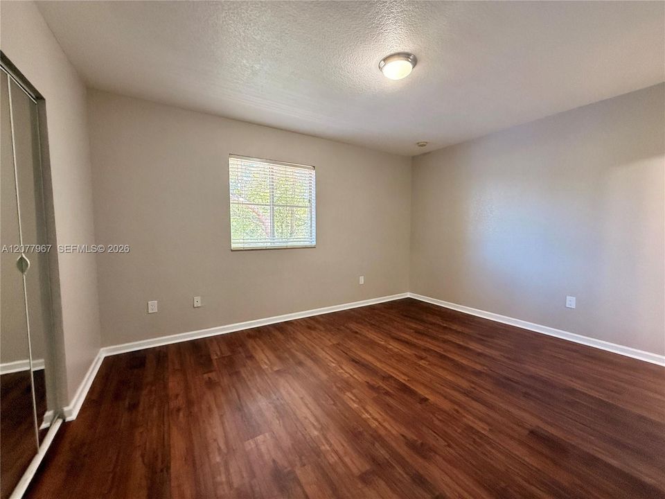 For Rent: $2,900 (3 beds, 2 baths, 1306 Square Feet)