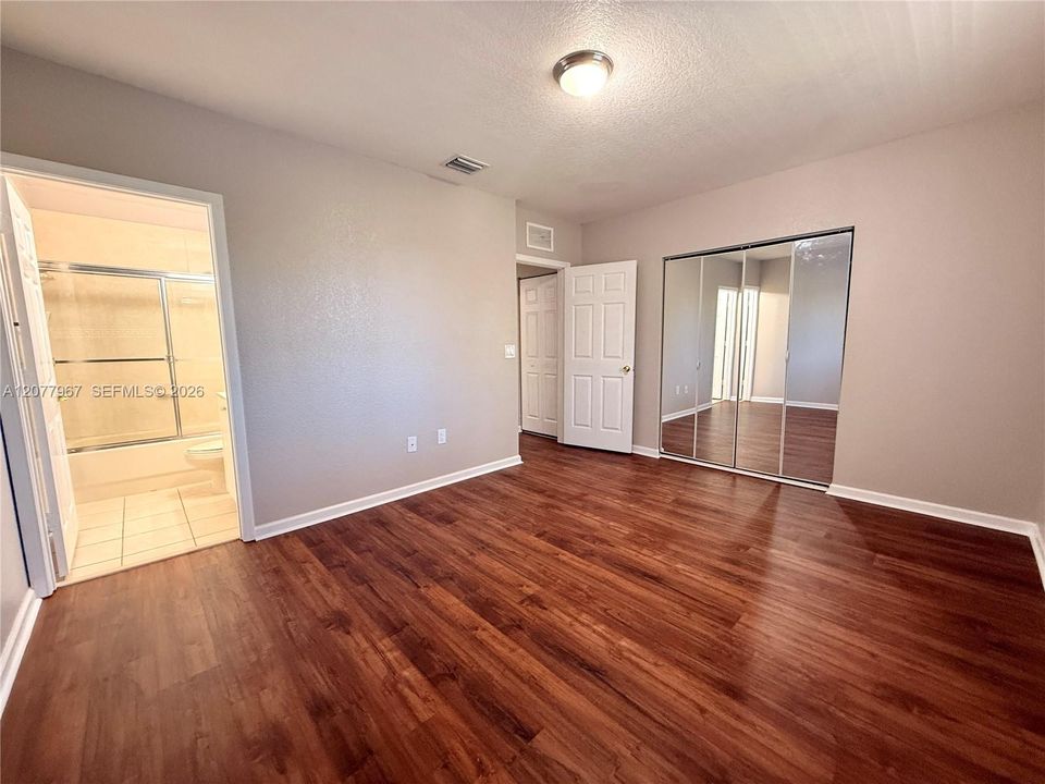 For Rent: $2,900 (3 beds, 2 baths, 1306 Square Feet)