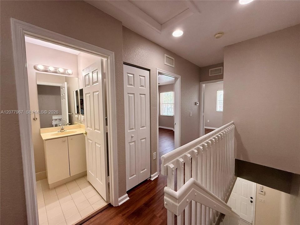For Rent: $2,900 (3 beds, 2 baths, 1306 Square Feet)
