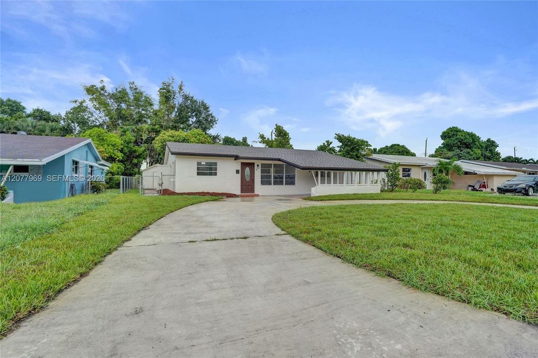 For Sale: $564,900 (3 beds, 2 baths, 1656 Square Feet)