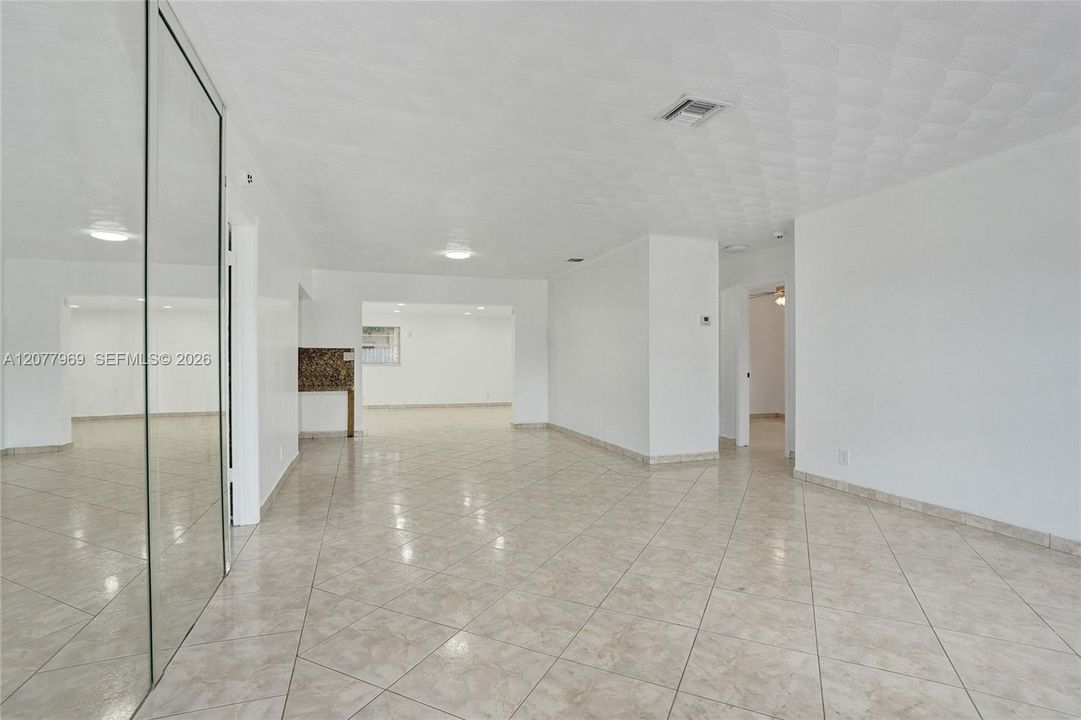 For Sale: $564,900 (3 beds, 2 baths, 1656 Square Feet)