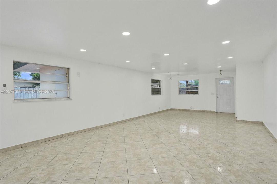 For Sale: $564,900 (3 beds, 2 baths, 1656 Square Feet)