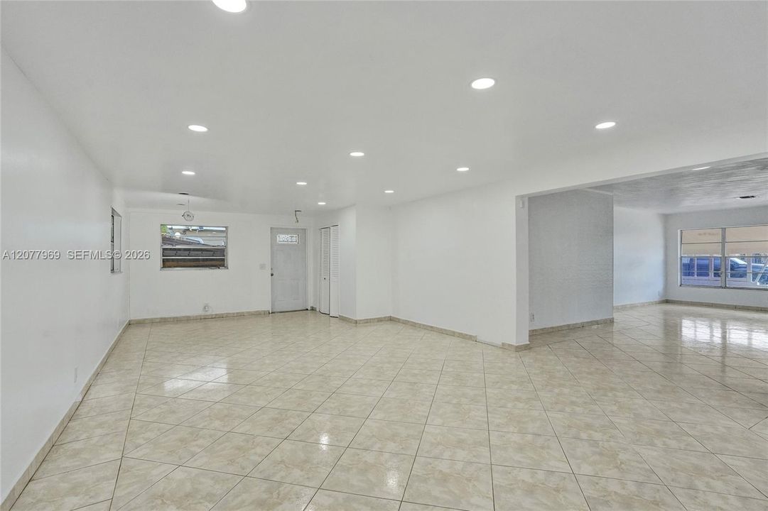 For Sale: $564,900 (3 beds, 2 baths, 1656 Square Feet)
