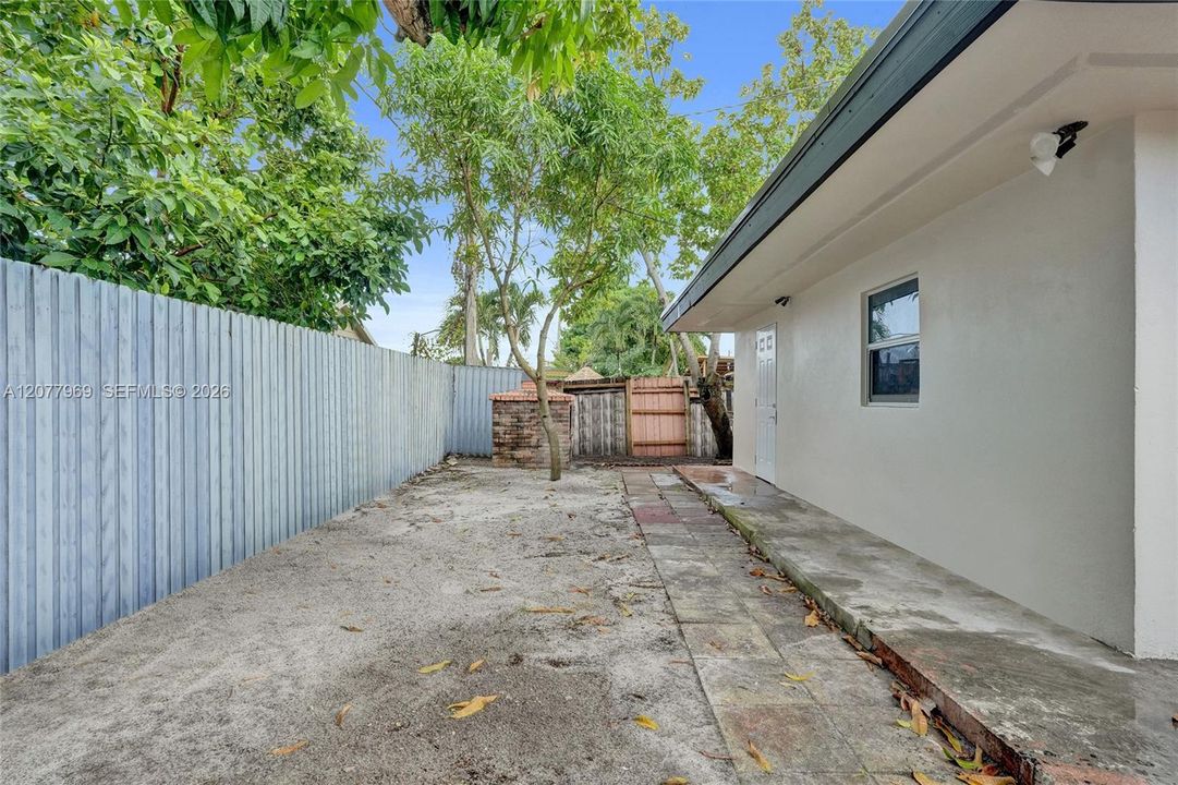 For Sale: $564,900 (3 beds, 2 baths, 1656 Square Feet)