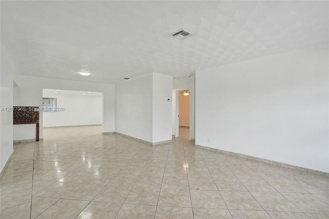 For Sale: $564,900 (3 beds, 2 baths, 1656 Square Feet)