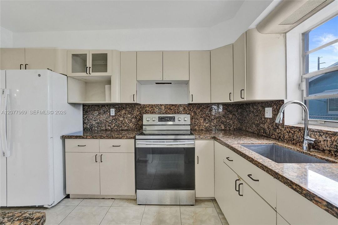 For Sale: $564,900 (3 beds, 2 baths, 1656 Square Feet)