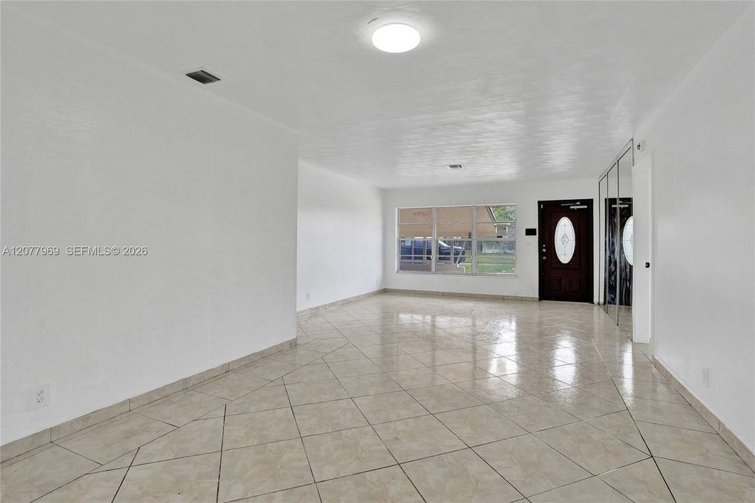 For Sale: $564,900 (3 beds, 2 baths, 1656 Square Feet)