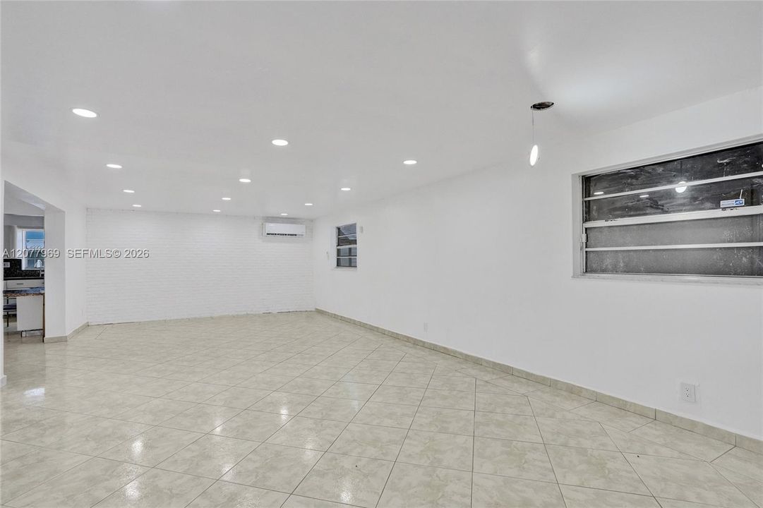 For Sale: $564,900 (3 beds, 2 baths, 1656 Square Feet)
