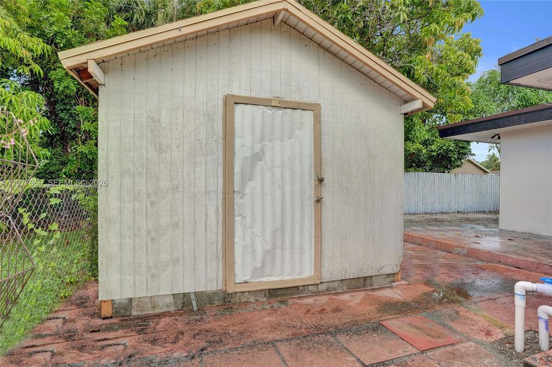 For Sale: $564,900 (3 beds, 2 baths, 1656 Square Feet)