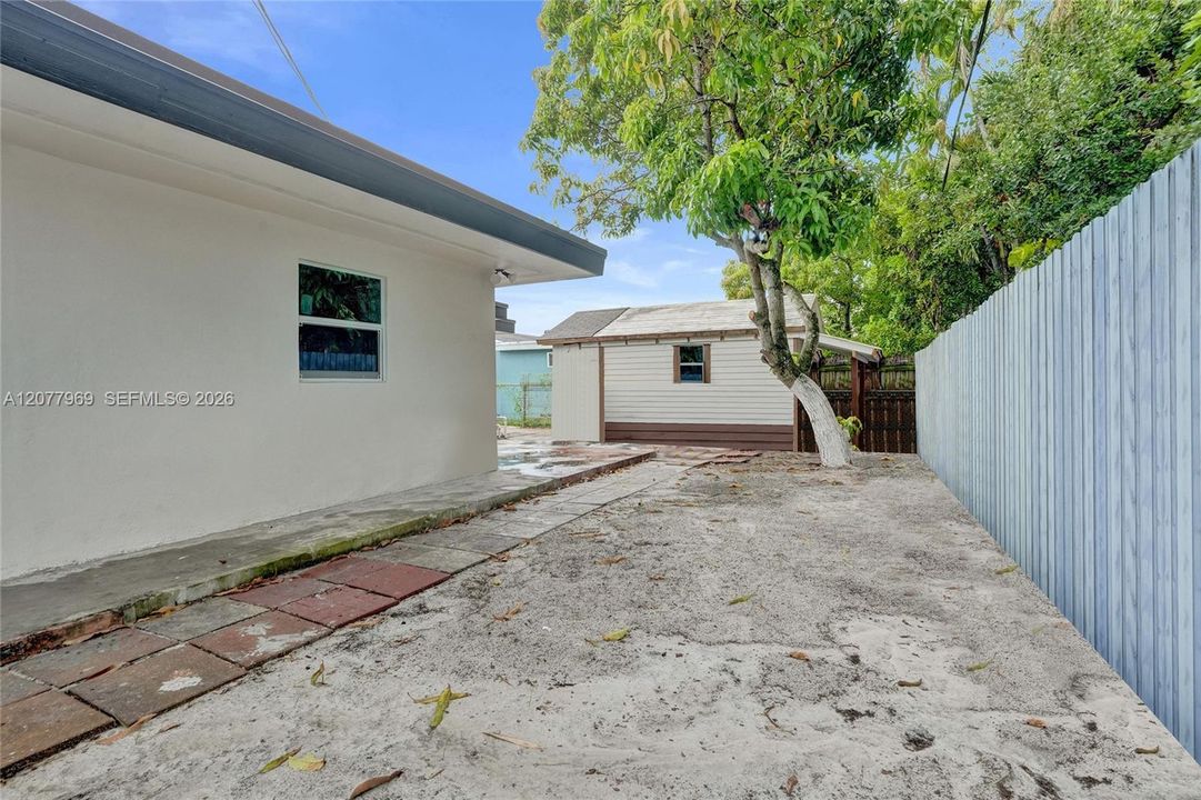 For Sale: $564,900 (3 beds, 2 baths, 1656 Square Feet)