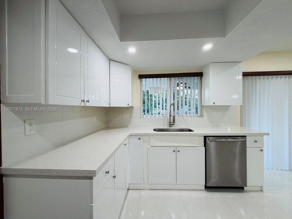 En Venta: $289,900 (2 camas, 1 baños, 1805 Pies cuadrados)
