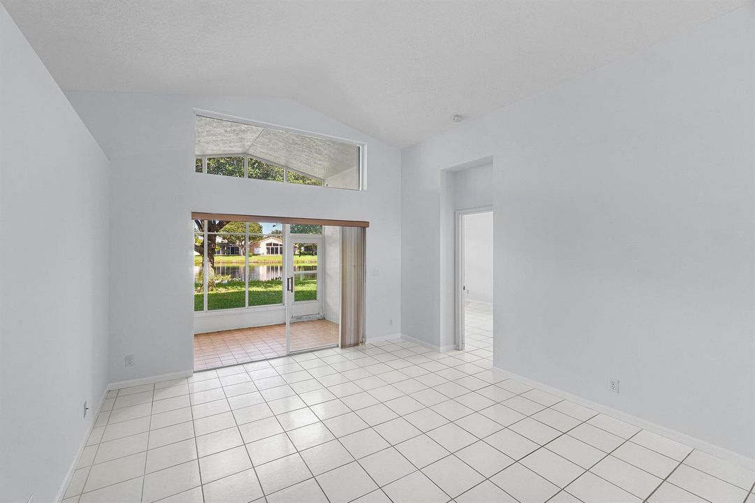 009-5737RoyalClubDrive-BoyntonBeach-FL-3