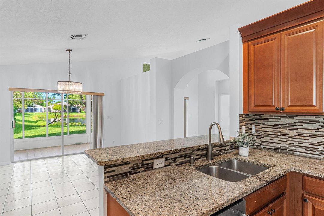 021-5737RoyalClubDrive-BoyntonBeach-FL-3