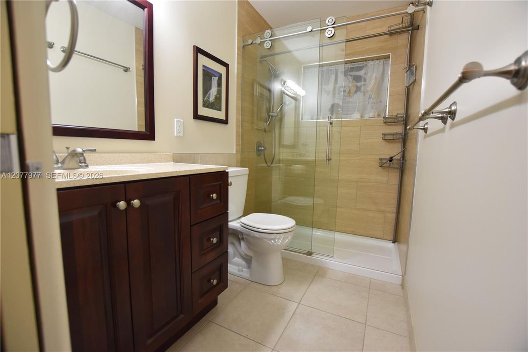 For Sale: $108,000 (1 beds, 1 baths, 662 Square Feet)