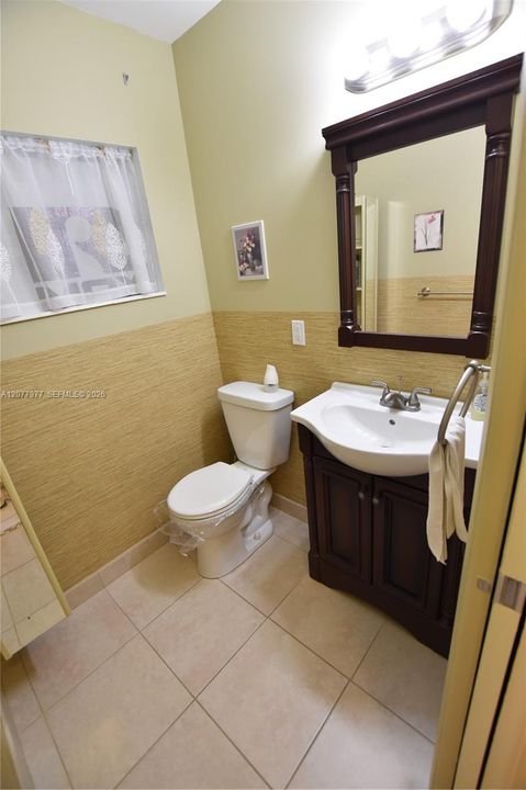 For Sale: $108,000 (1 beds, 1 baths, 662 Square Feet)