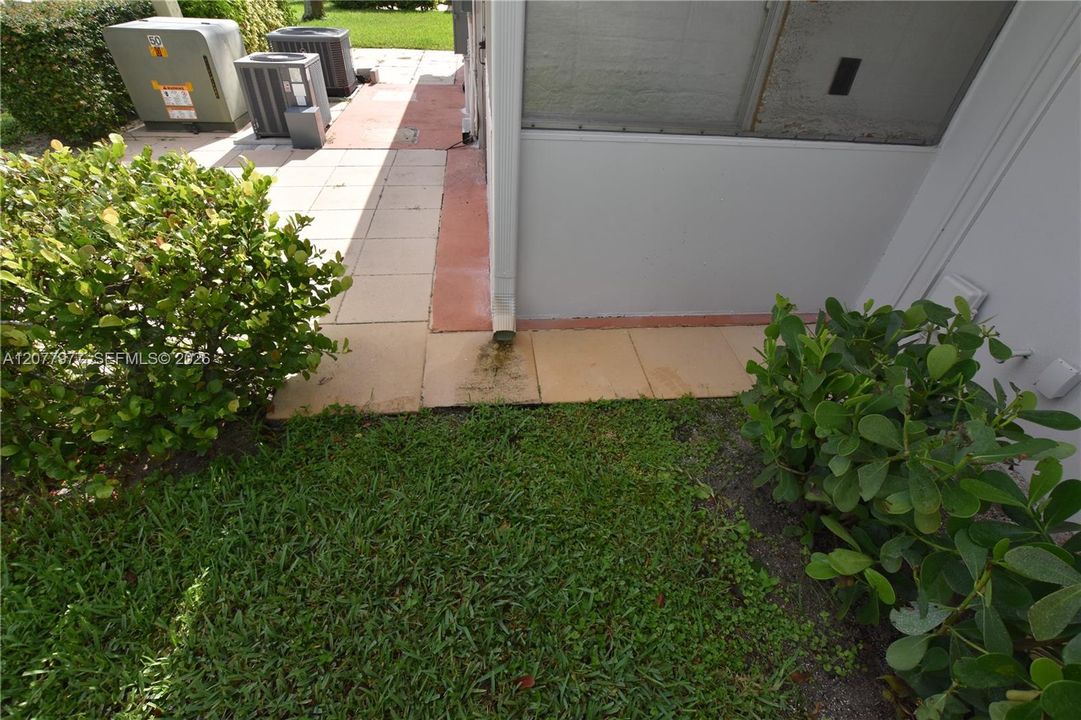 For Sale: $108,000 (1 beds, 1 baths, 662 Square Feet)