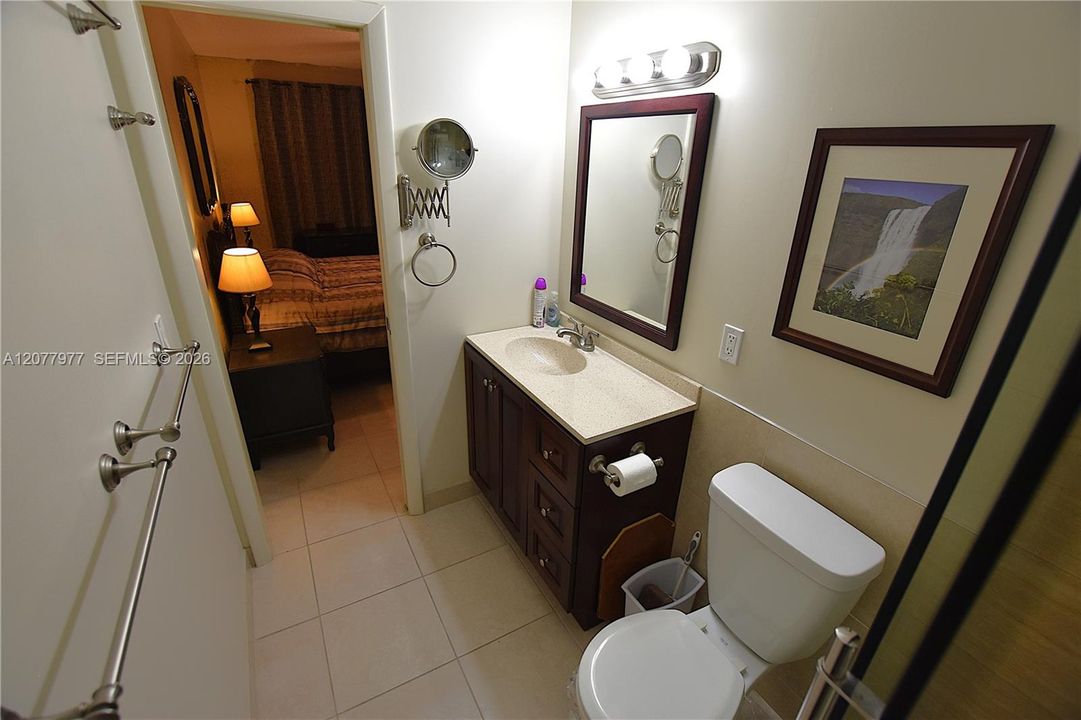 For Sale: $108,000 (1 beds, 1 baths, 662 Square Feet)
