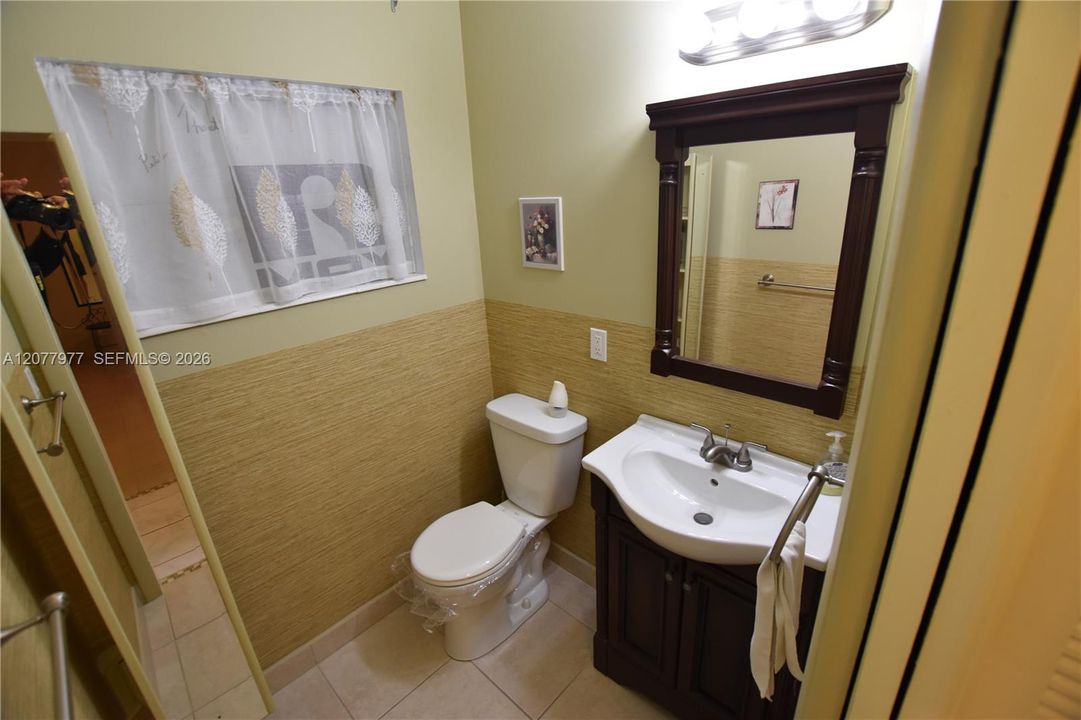 For Sale: $108,000 (1 beds, 1 baths, 662 Square Feet)