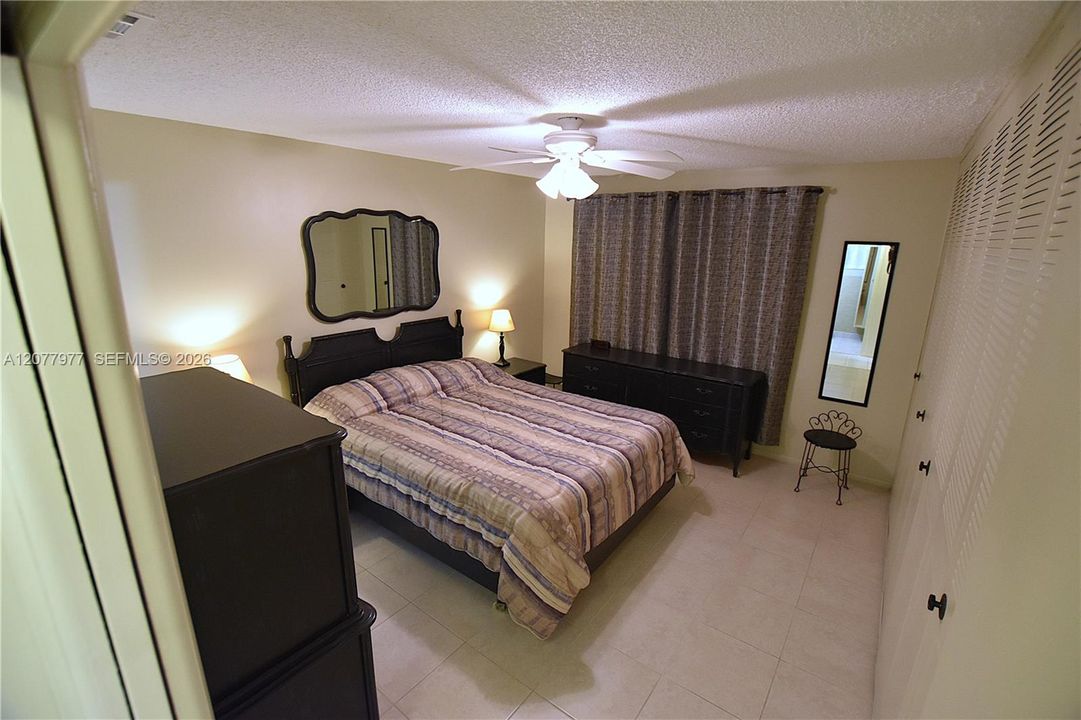 For Sale: $108,000 (1 beds, 1 baths, 662 Square Feet)