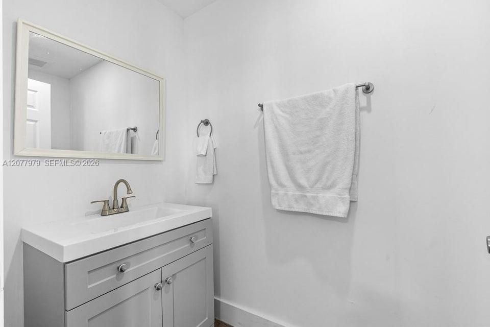 For Rent: $5,000 (3 beds, 2 baths, 1654 Square Feet)