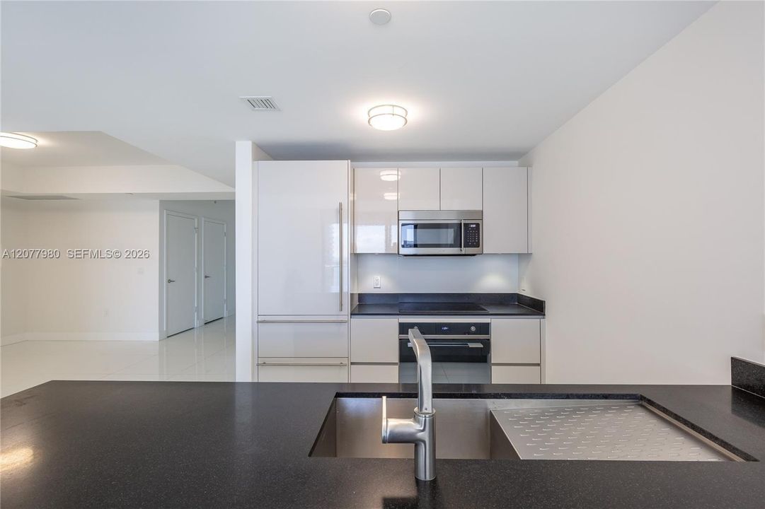 For Rent: $6,500 (2 beds, 3 baths, 1314 Square Feet)