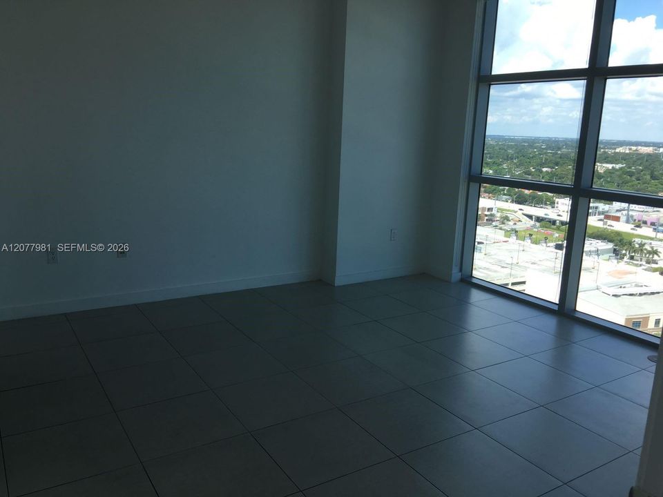 For Rent: $3,100 (1 beds, 1 baths, 761 Square Feet)