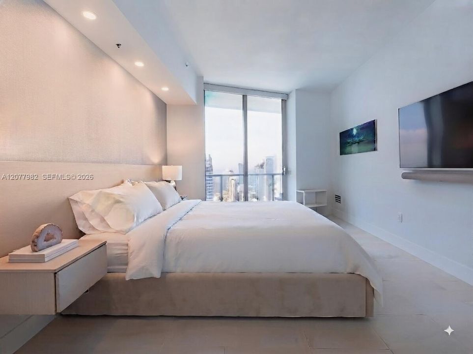 For Rent: $8,900 (3 beds, 2 baths, 1936 Square Feet)