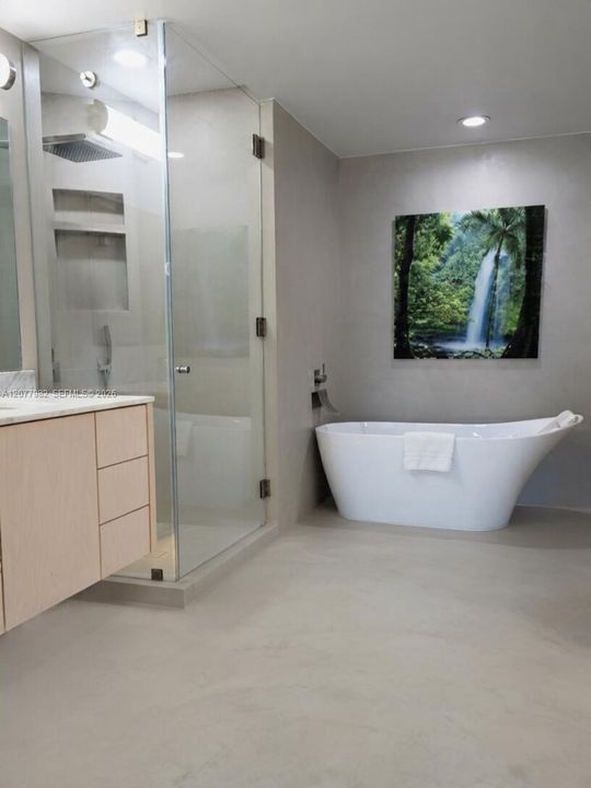 For Rent: $8,900 (3 beds, 2 baths, 1936 Square Feet)