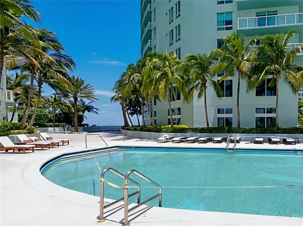For Rent: $8,900 (3 beds, 2 baths, 1936 Square Feet)