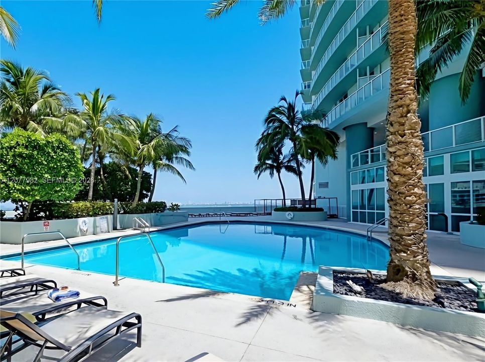 For Rent: $8,900 (3 beds, 2 baths, 1936 Square Feet)