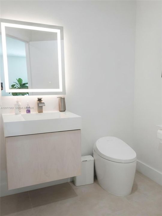 For Rent: $8,900 (3 beds, 2 baths, 1936 Square Feet)