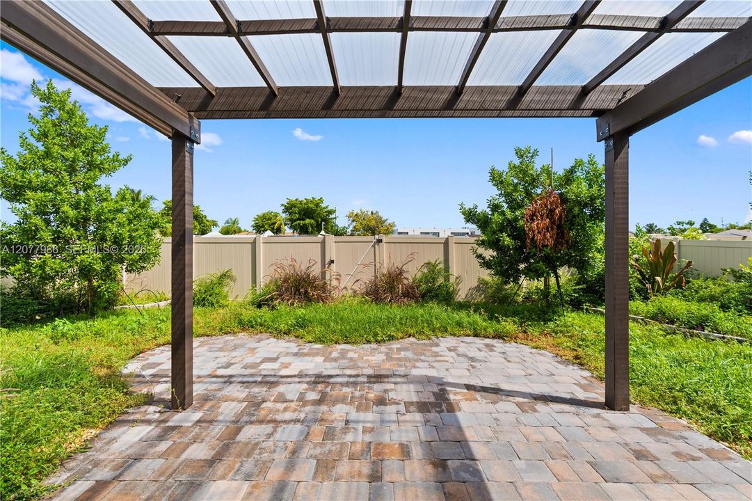 For Sale: $624,000 (4 beds, 2 baths, 2544 Square Feet)