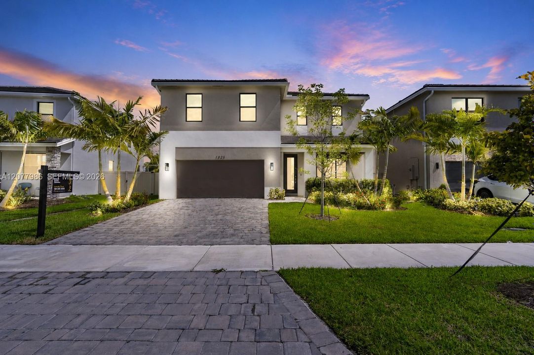 For Sale: $624,000 (4 beds, 2 baths, 2544 Square Feet)