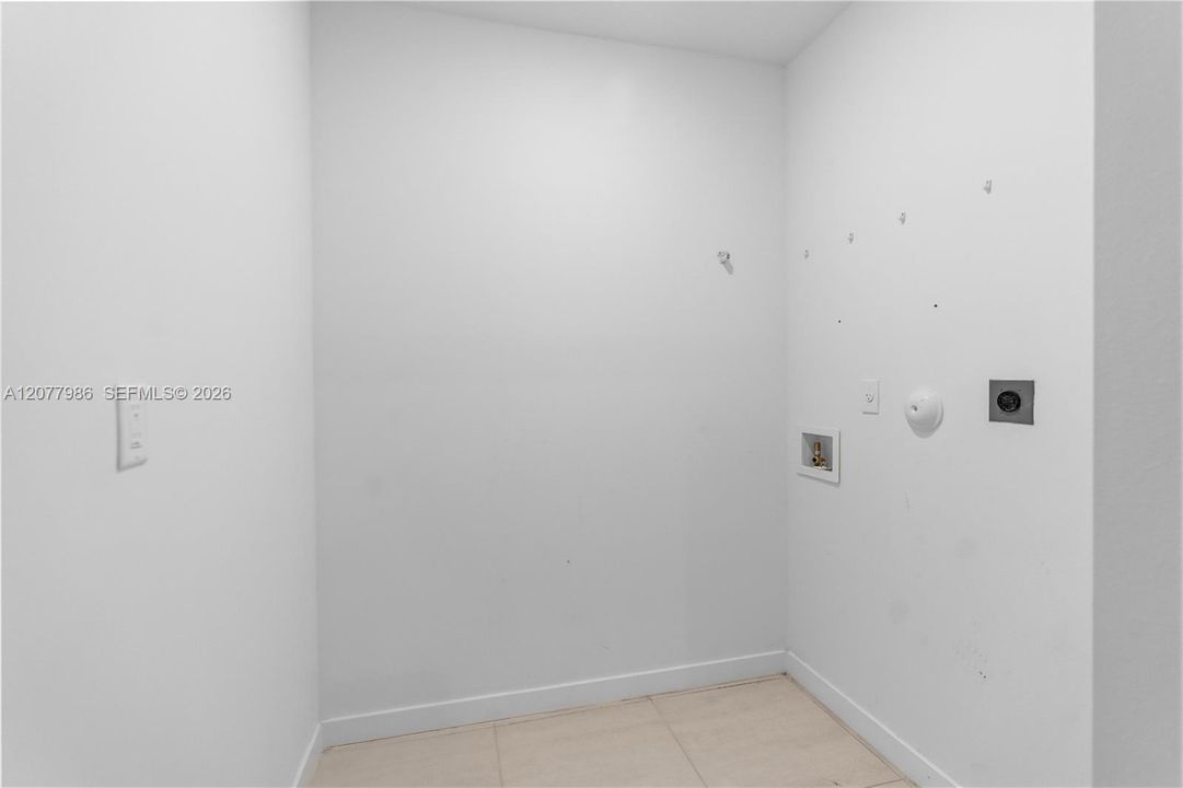 For Sale: $624,000 (4 beds, 2 baths, 2544 Square Feet)