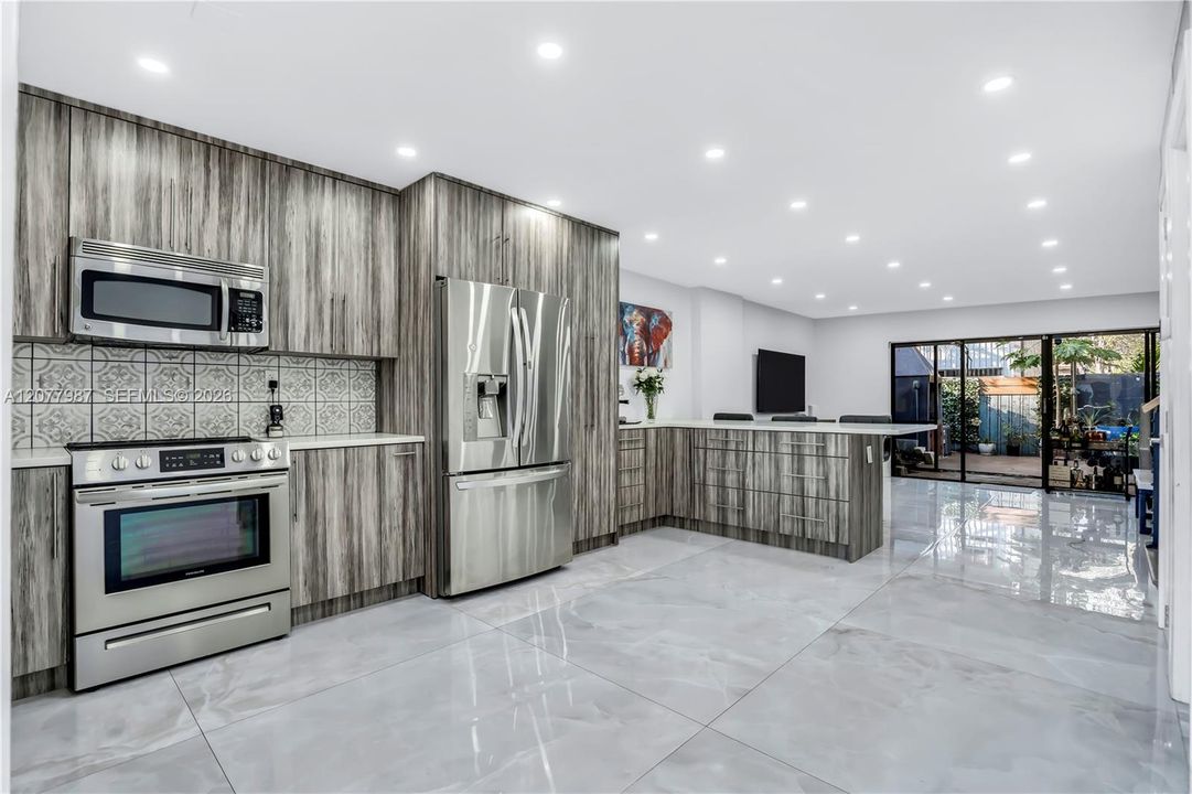 For Sale: $349,999 (3 beds, 2 baths, 1330 Square Feet)