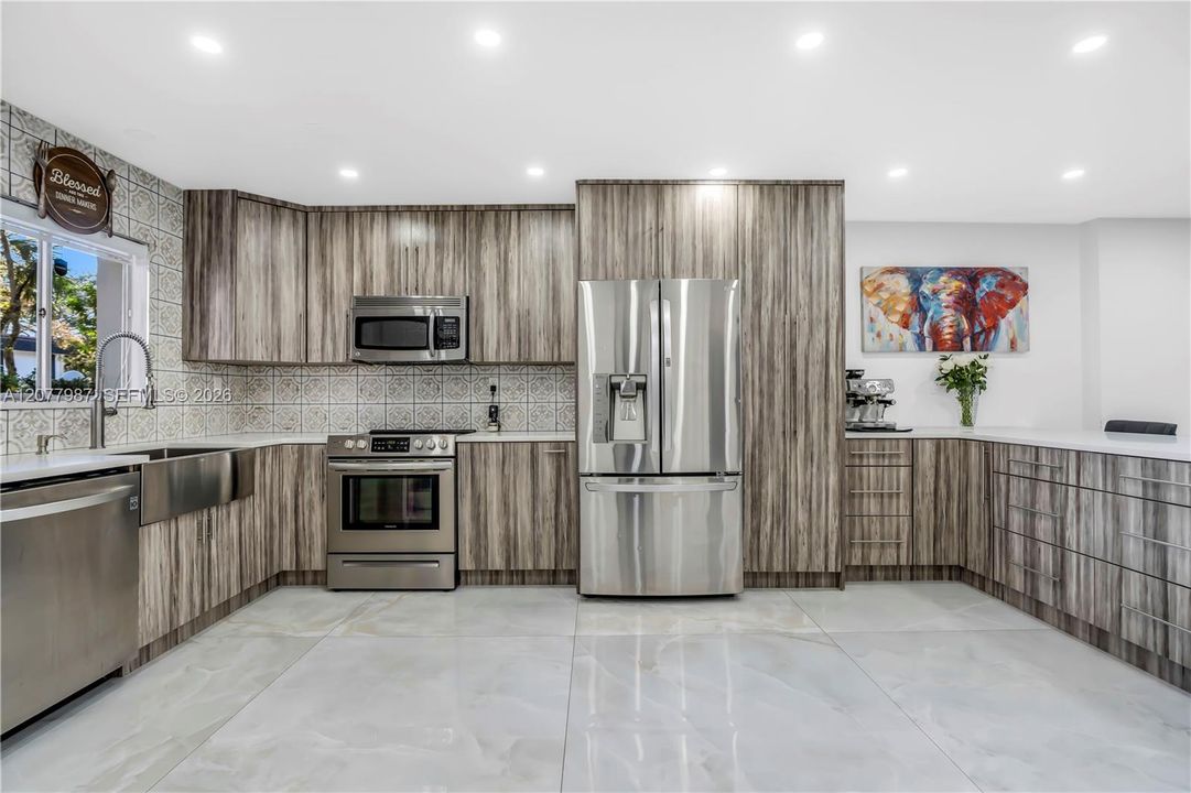 For Sale: $349,999 (3 beds, 2 baths, 1330 Square Feet)