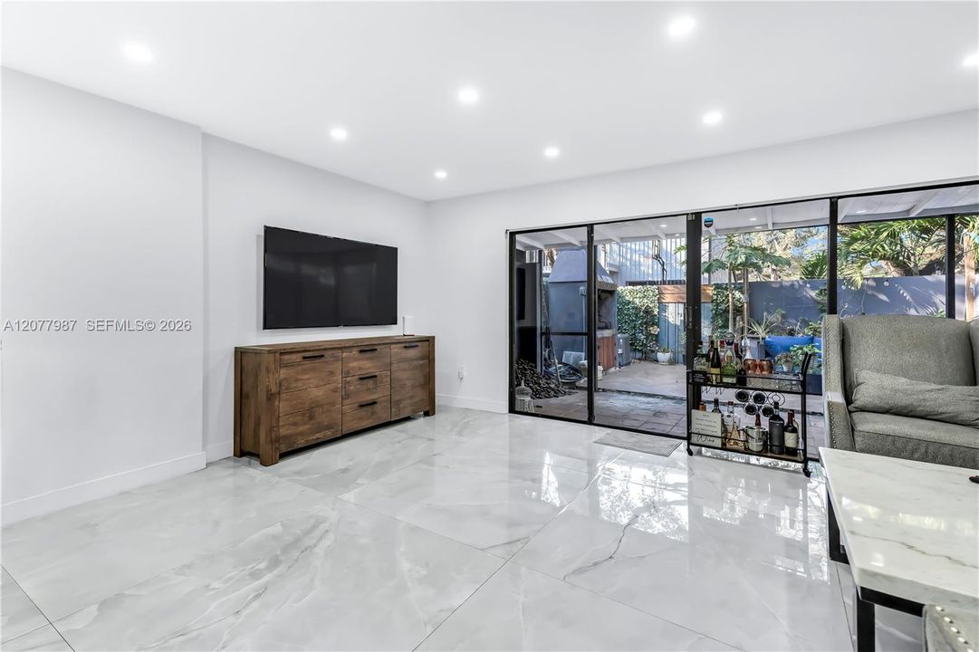 For Sale: $349,999 (3 beds, 2 baths, 1330 Square Feet)
