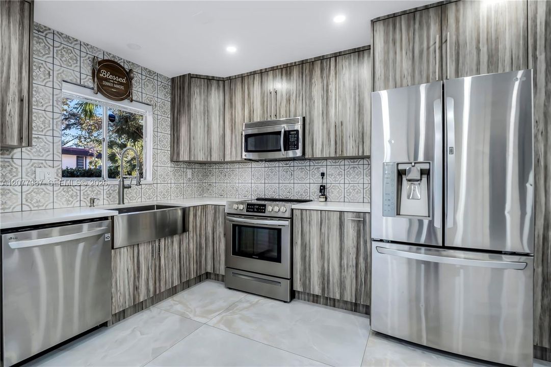 For Sale: $349,999 (3 beds, 2 baths, 1330 Square Feet)