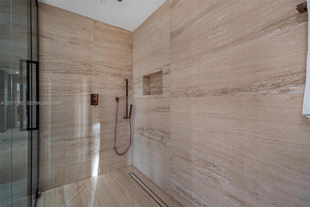 En Venta: $10,360,000 (5 camas, 4 baños, 4962 Pies cuadrados)
