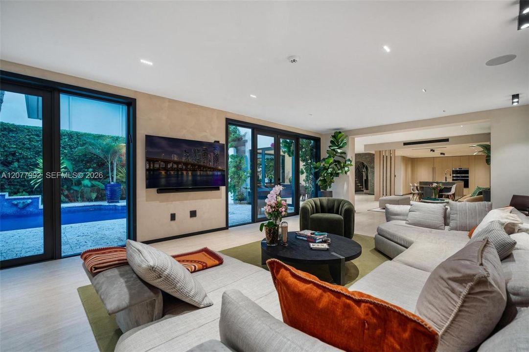 En Venta: $10,360,000 (5 camas, 4 baños, 4962 Pies cuadrados)