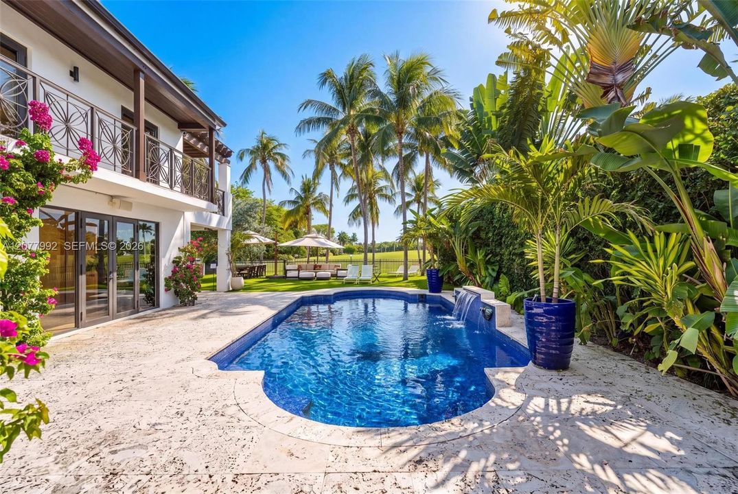 En Venta: $10,360,000 (5 camas, 4 baños, 4962 Pies cuadrados)