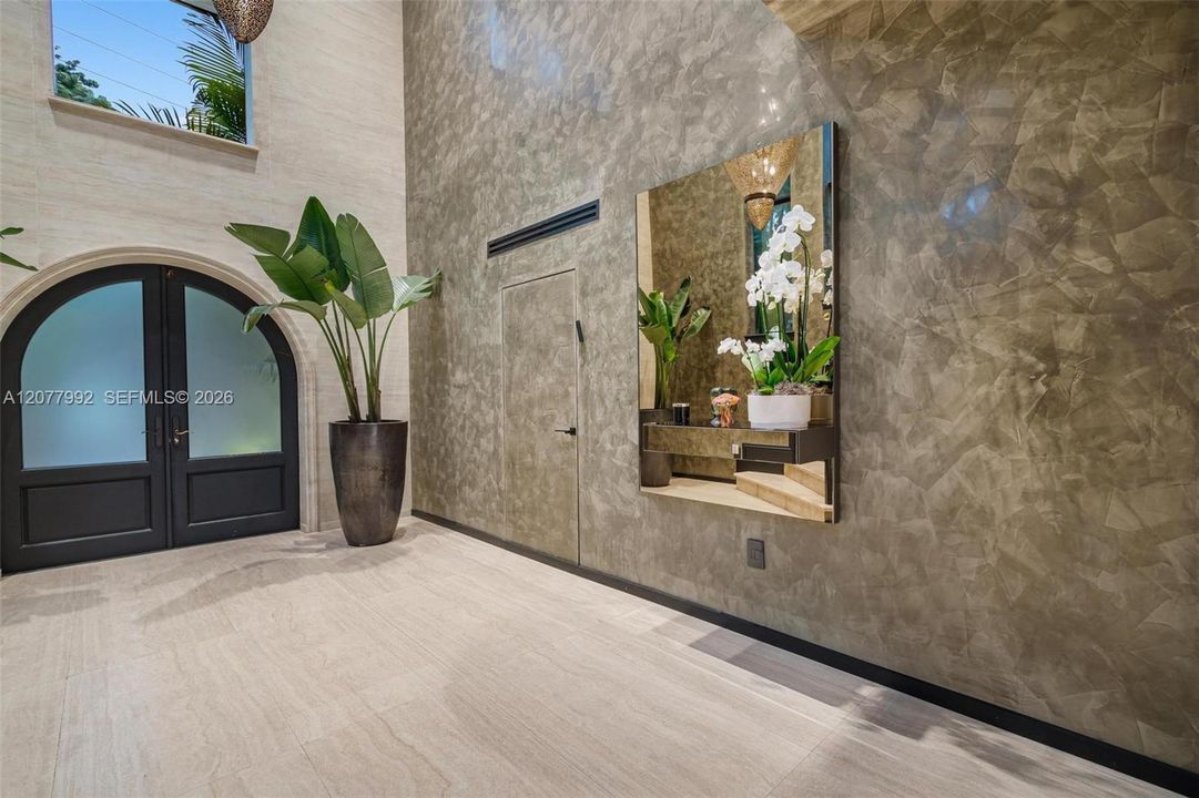 En Venta: $10,360,000 (5 camas, 4 baños, 4962 Pies cuadrados)