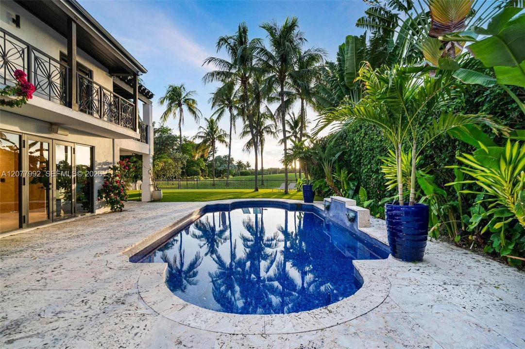 En Venta: $10,360,000 (5 camas, 4 baños, 4962 Pies cuadrados)