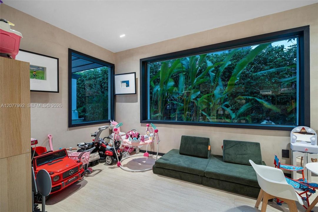 En Venta: $10,360,000 (5 camas, 4 baños, 4962 Pies cuadrados)