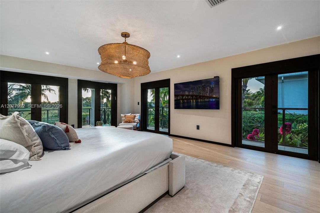 En Venta: $10,360,000 (5 camas, 4 baños, 4962 Pies cuadrados)